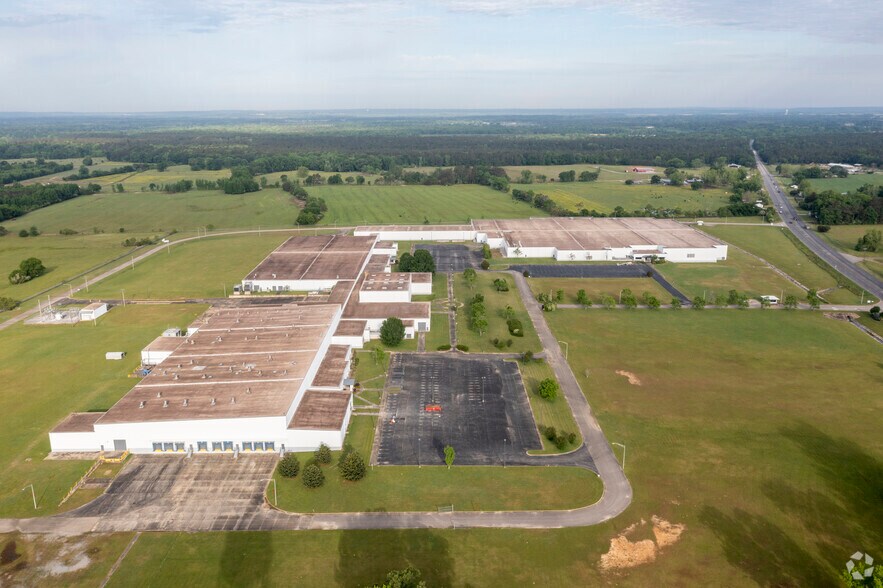 More Photos Of 3145 Elmore Rd, Wetumpka Manufacturing For Lease
