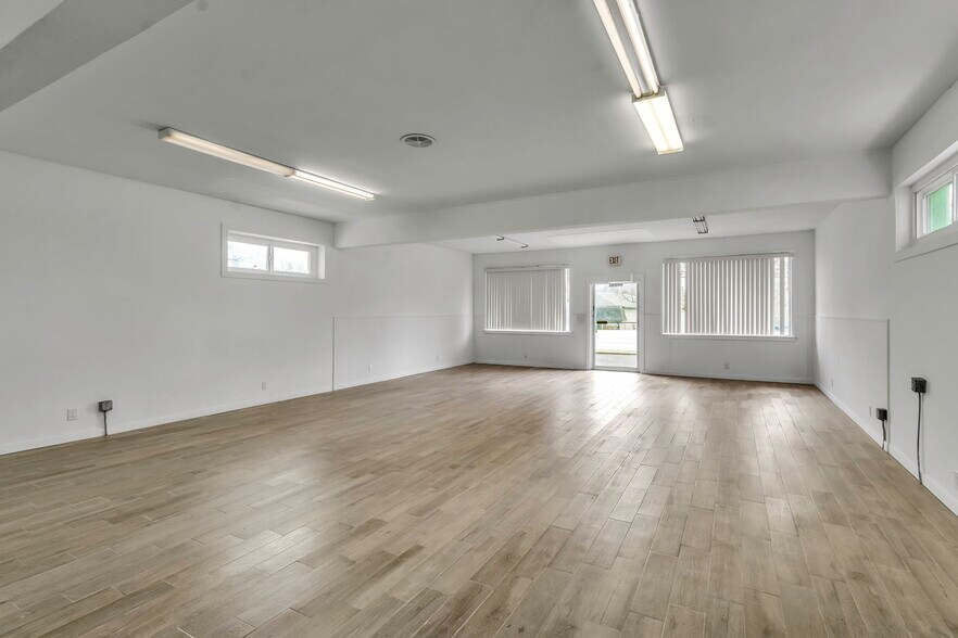 More Photos Of 12482 Broadway St, Alden General Retail For Sale