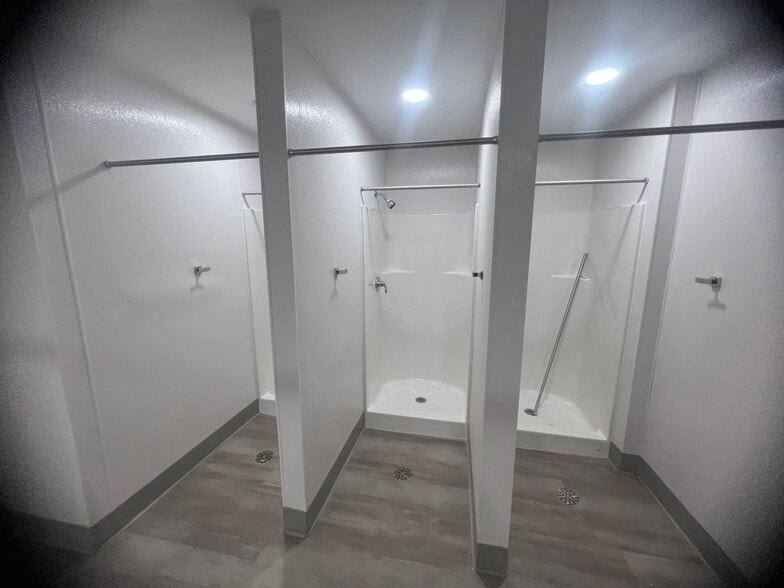 More Photos Of 89 Viets St, New London Office For Sale