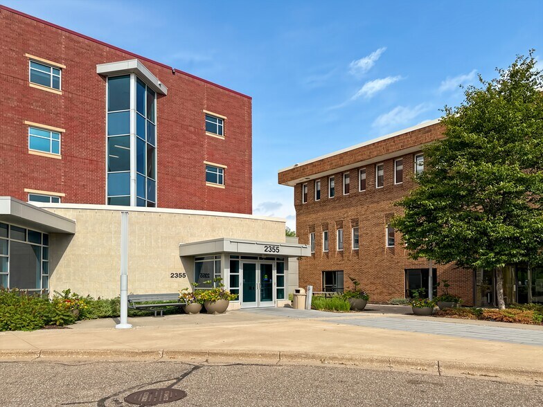 More Photos Of 2355 Highway 36 W, Roseville Coworking Space