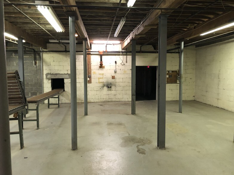 More Photos Of 178 Main Rd, Montville Flex For Lease
