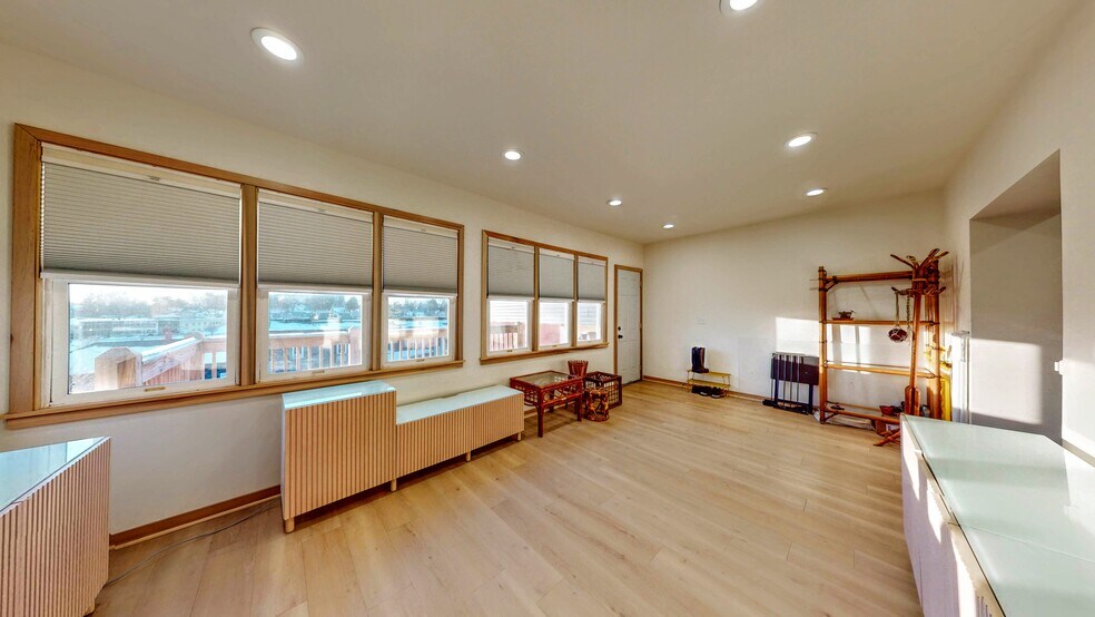 More Photos Of 209 S Main St, Jefferson General Retail For Sale