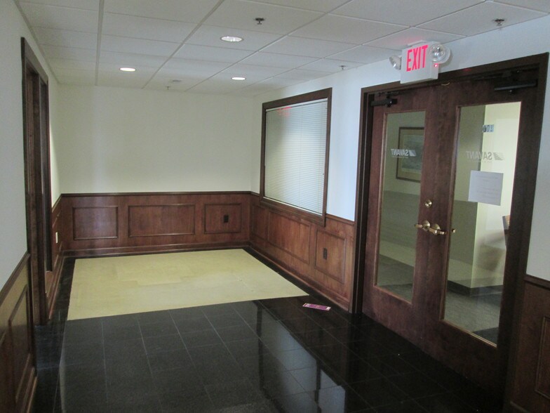 More Photos Of 1650 E Main St, St Charles Medical For Lease