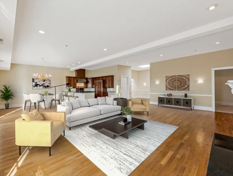 More Photos Of 2411 E Franklin St, Richmond Apartments For Lease