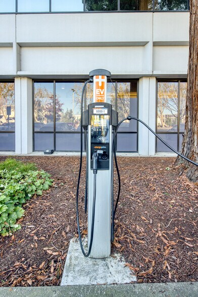 More Photos Of 6000 Stoneridge Mall Rd, Pleasanton Office For Lease
