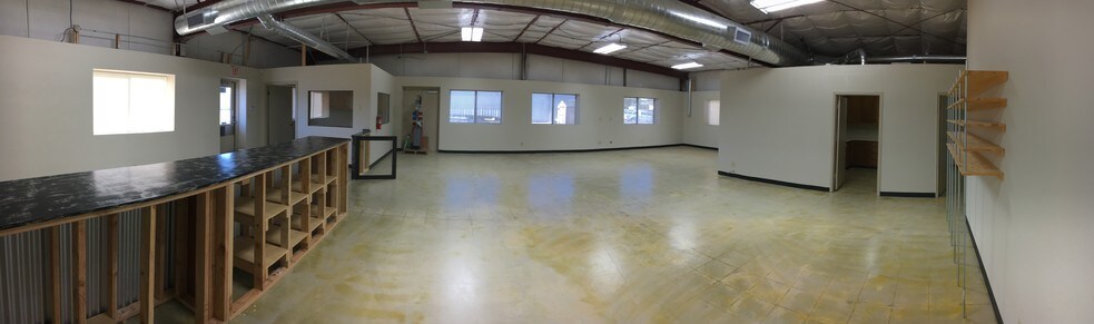 More Photos Of 242 Trade Center Dr, New Braunfels Warehouse For Lease