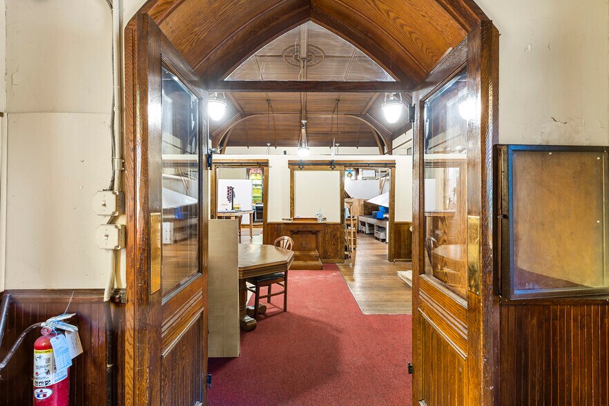 More Photos Of 2460 Mount rd, Aston Township Movie Radio TVStudio For Sale
