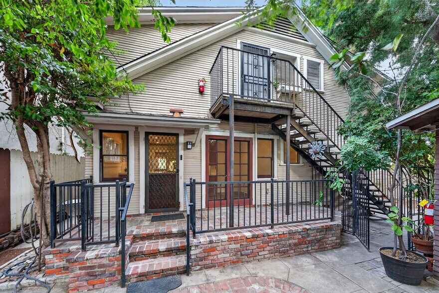 More Photos Of 119 S Adams St, Glendale Multifamily For Sale