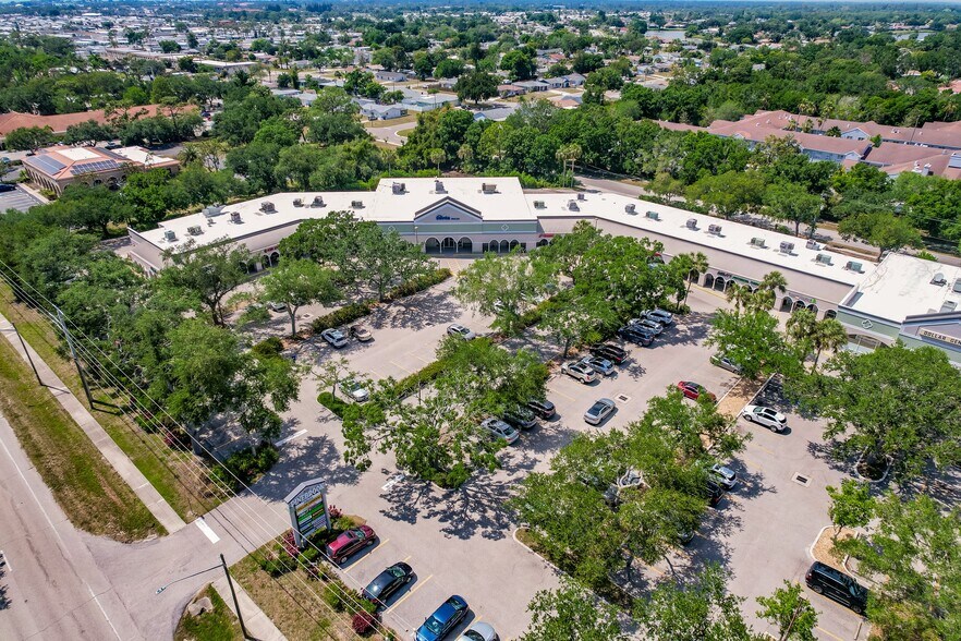 More Photos Of 800 Pinebrook Rd, Venice Unknown For Lease