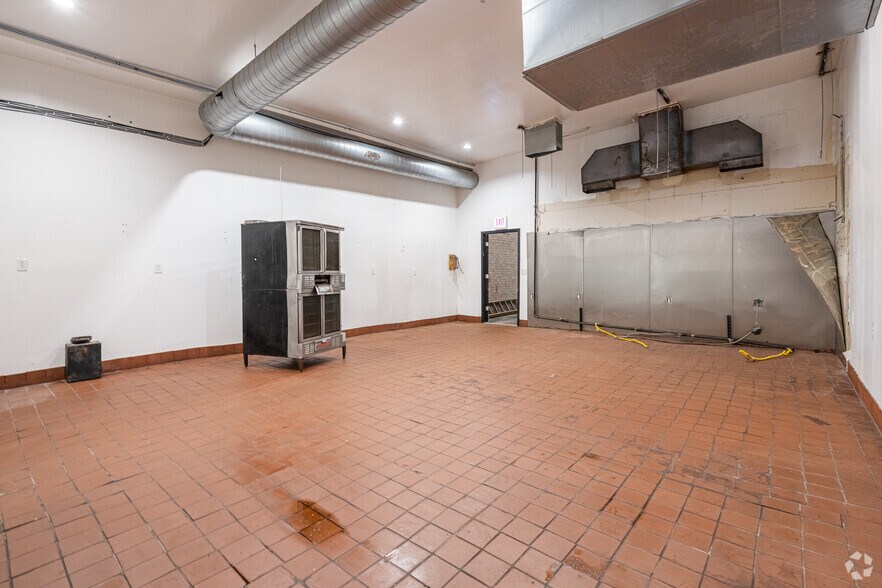 More Photos Of 5431-5433 S Wabash Ave, Chicago Restaurant For Sale