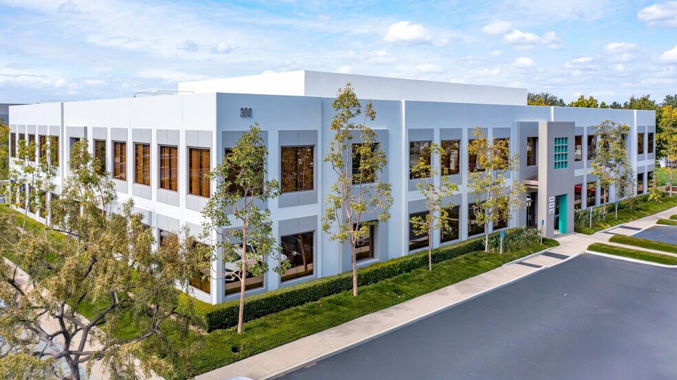 More Photos Of 200 Commerce Dr, Irvine Unknown For Lease
