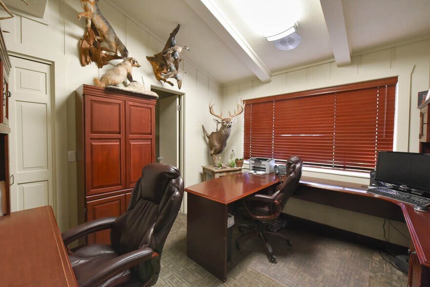 More Photos Of 602 N Gray St, Caldwell Medical For Sale