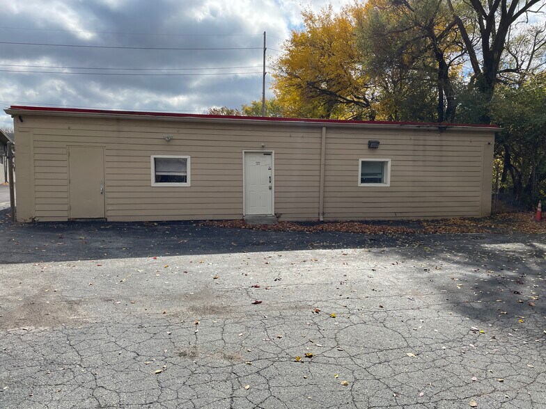 More Photos Of 2040 E 54th St, Indianapolis Medical For Lease