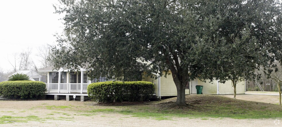 More Photos Of 669 Belle Terre Blvd, La Place Office For Sale