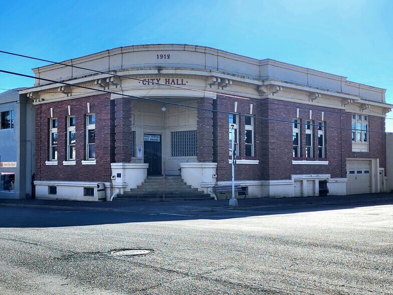 More Photos Of 99 E 2nd St, Coquille Specialty For Sale