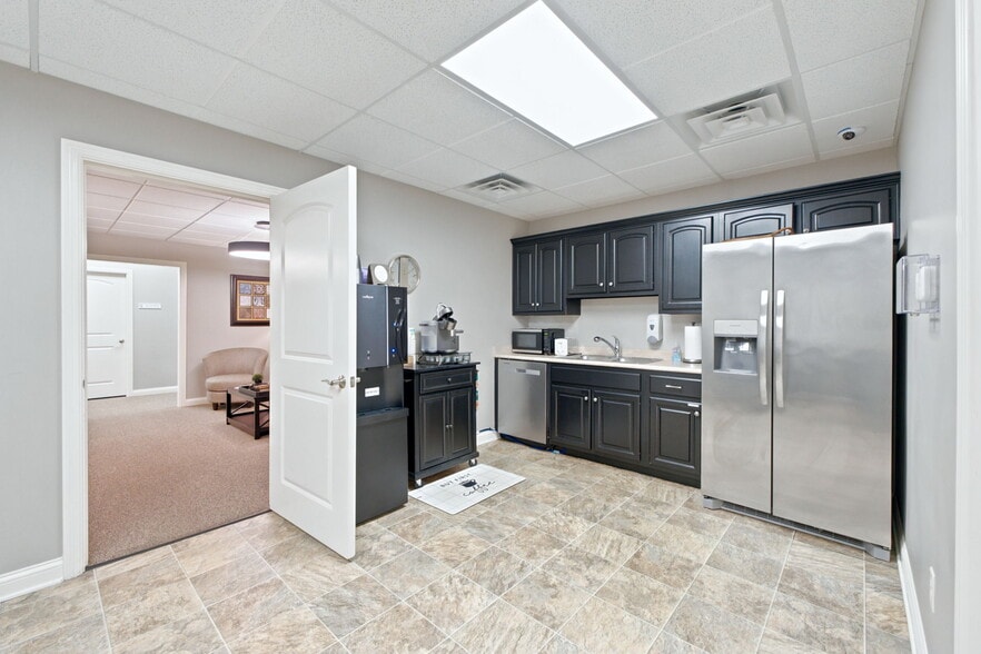 More Photos Of 9109 Stellhorn Crossing Blvd, Fort Wayne Office For Lease