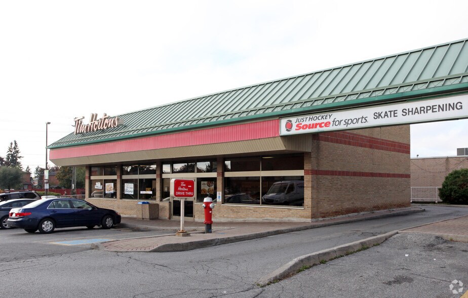 More Photos Of 370 Steeles Ave W, Vaughan General Retail For Lease