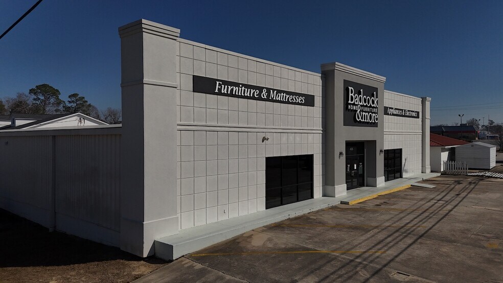 More Photos Of 435 S Main St, Swainsboro Freestanding For Sale