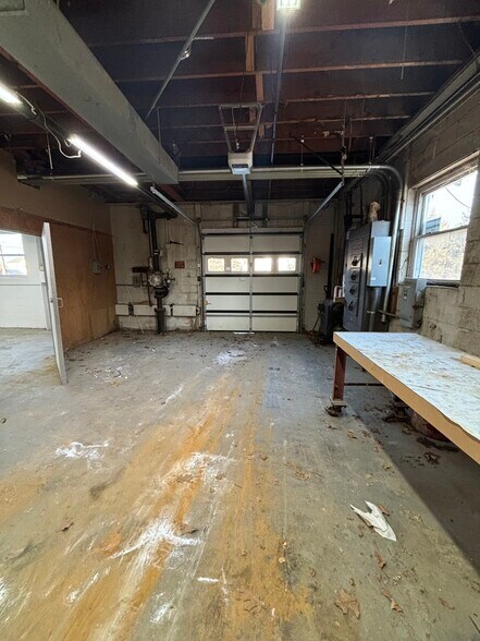 More Photos Of 202 S 6th St, Emmaus Light Manufacturing For Sale