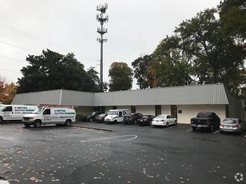 More Photos Of 5075 Roswell Rd NE, Atlanta Office For Lease