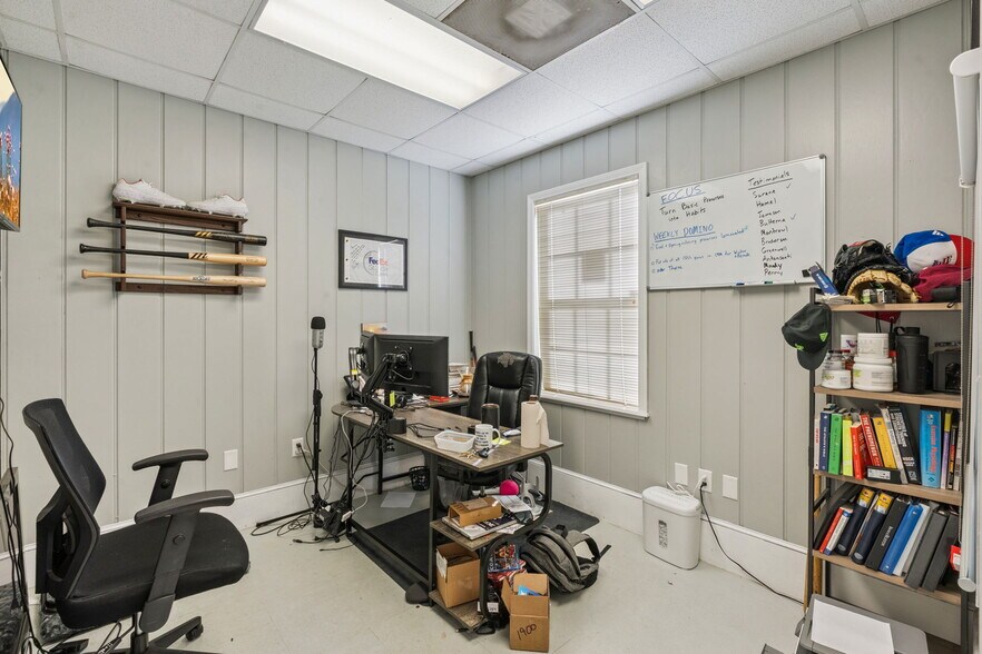 More Photos Of 320 S Tubb St, Oakland Warehouse For Sale