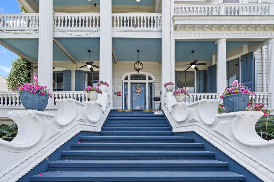 More Photos Of 1103 33rd St, Galveston Hotel For Sale
