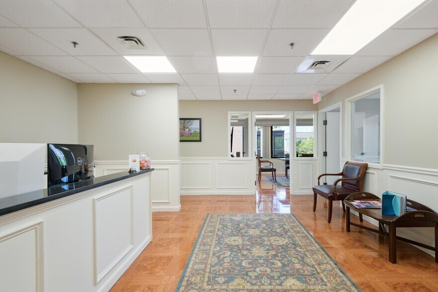 More Photos Of 84 Pine St, Burlington Office For Sale