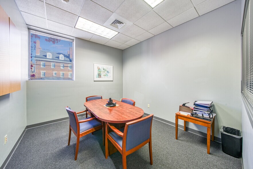 More Photos Of 99 Middle St, Manchester Office Residential For Sale