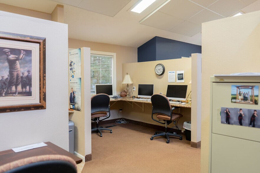 More Photos Of 3689 SW Carman Dr, Lake Oswego Medical For Sale