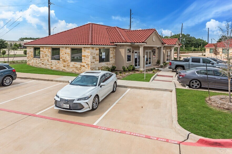 More Photos Of 7070 Knights Ct, Missouri City Office For Lease