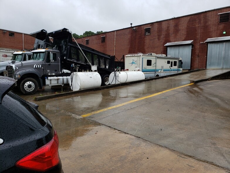 More Photos Of 1130 Donald Lee Hollowell Pky NW, Atlanta Warehouse For Lease