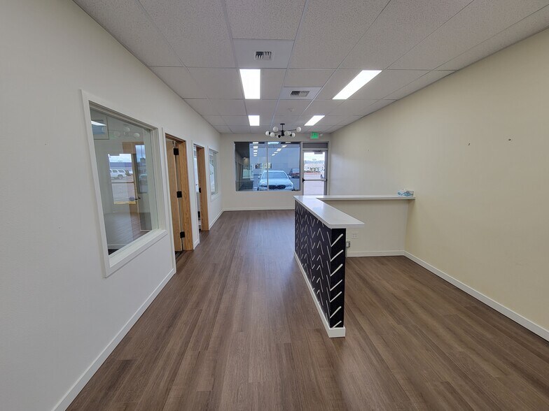 More Photos Of 711 Vandercook Way, Longview Storefront For Lease