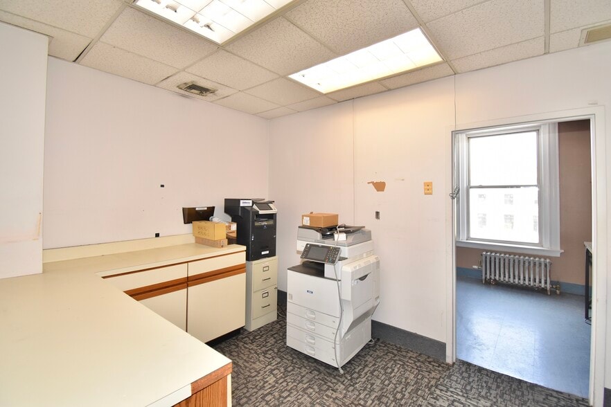 More Photos Of 175 State St, Springfield Office For Sale
