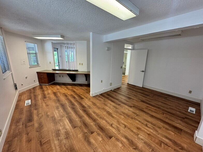 More Photos Of 13350 Big Basin Way, Boulder Creek Medical For Lease