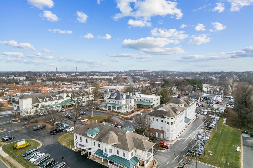 More Photos Of 604 S King St, Leesburg Office For Sale