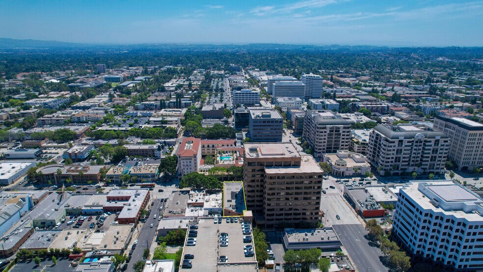 More Photos Of 911 E Colorado Blvd, Pasadena Office For Sale