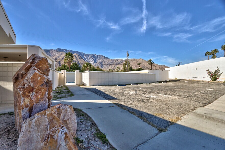 More Photos Of 2249 N Palm Canyon Dr, Palm Springs Hospitality For Sale
