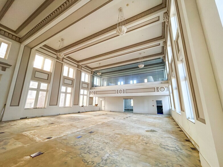 More Photos Of 130 S Main St, Greenville Office For Sale