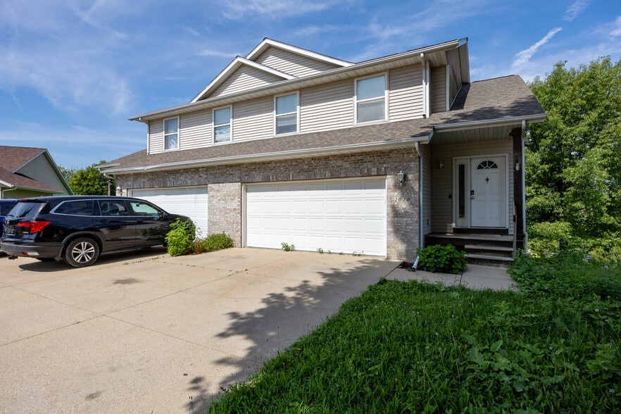 Primary Photo Of 2020 Stratford Ct, Coralville Multifamily For Sale