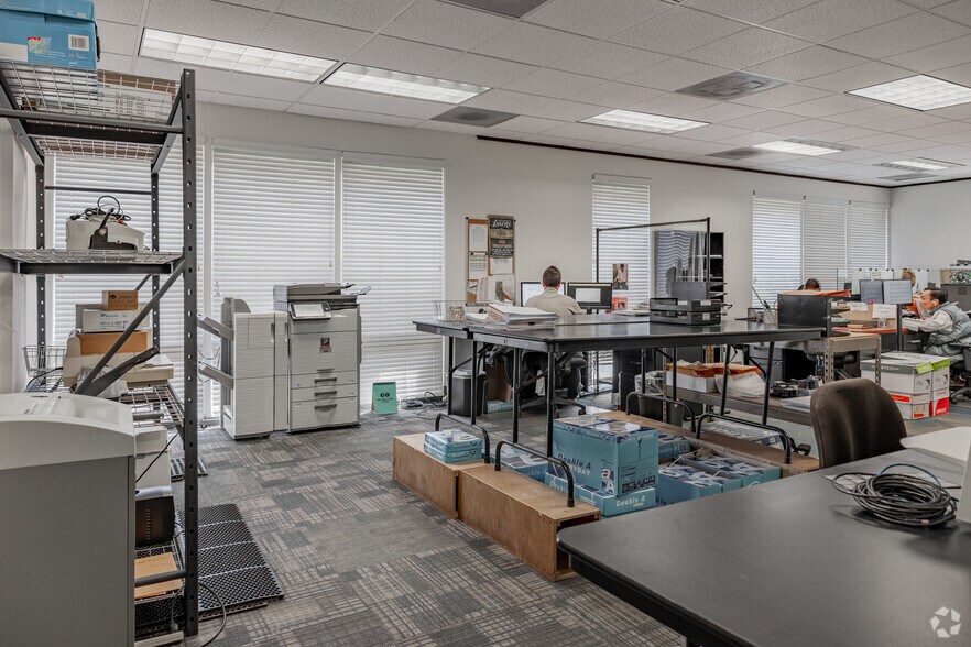 More Photos Of 1522 Brookhollow Dr, Santa Ana Office For Lease