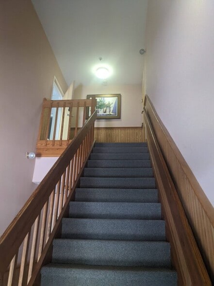 More Photos Of 29 Lafayette Rd, North Hampton Storefront Retail Office For Sale