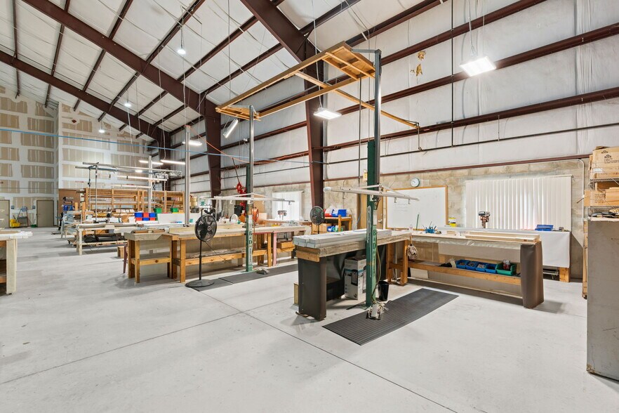 More Photos Of 585 Commonwealth Blvd, Port Orange Manufacturing For Sale