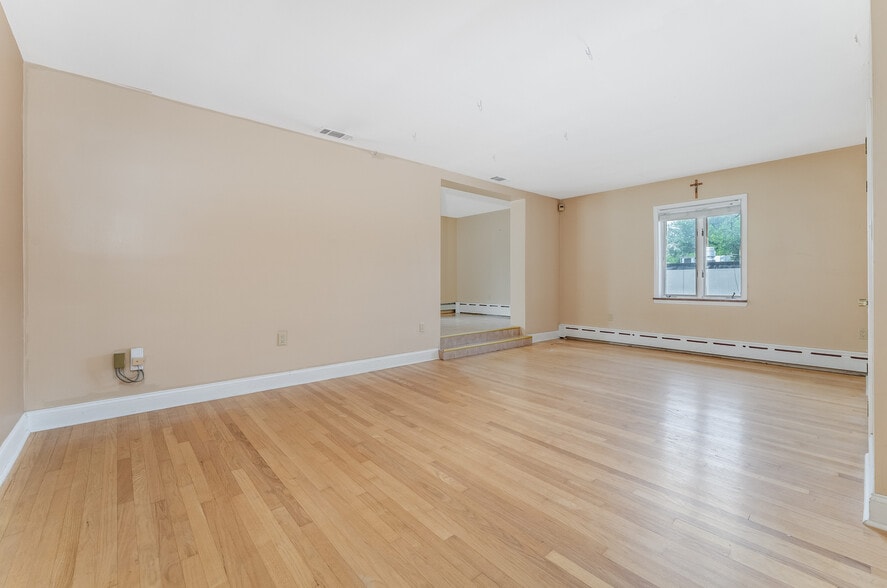 More Photos Of 2431 Route 57 East, Washington Office Residential For Sale