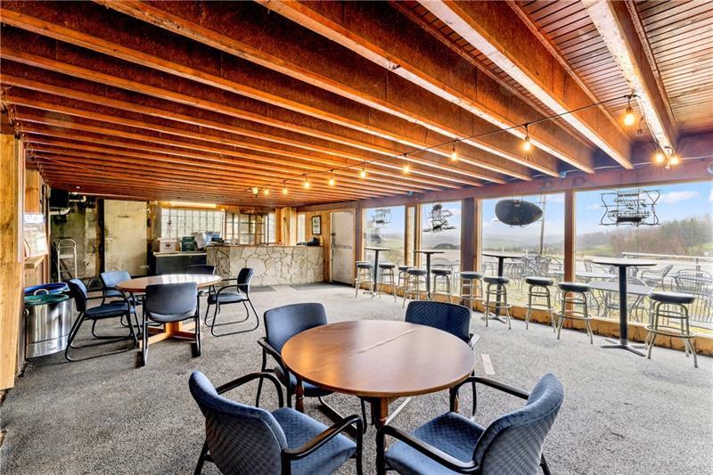 More Photos Of 669 E National Pike, Washington Restaurant For Sale