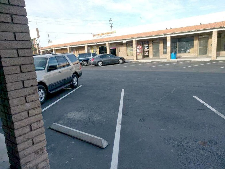 More Photos Of 3021 E Charleston Blvd, Las Vegas General Retail For Sale