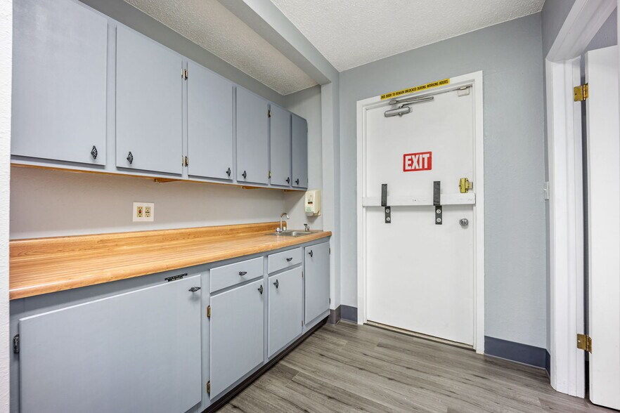 More Photos Of 3580 Chelton Loop N, Colorado Springs Warehouse For Sale