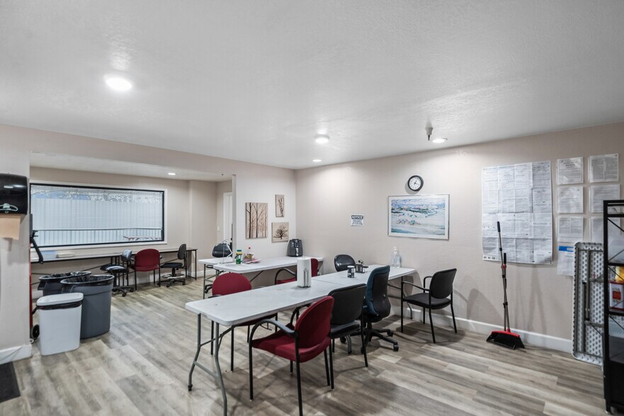 More Photos Of 894 Faulstich Ct, San Jose Warehouse For Sale