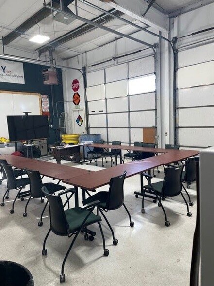 More Photos Of 1048 Independent Ave, Grand Junction Flex For Sale