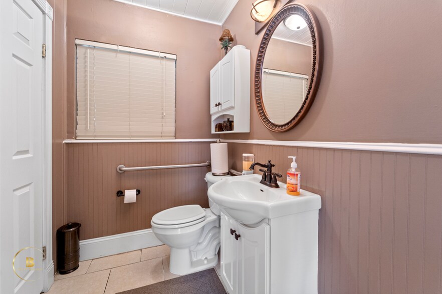 More Photos Of 342 N Orlando Ave, Cocoa Beach Light Manufacturing For Sale