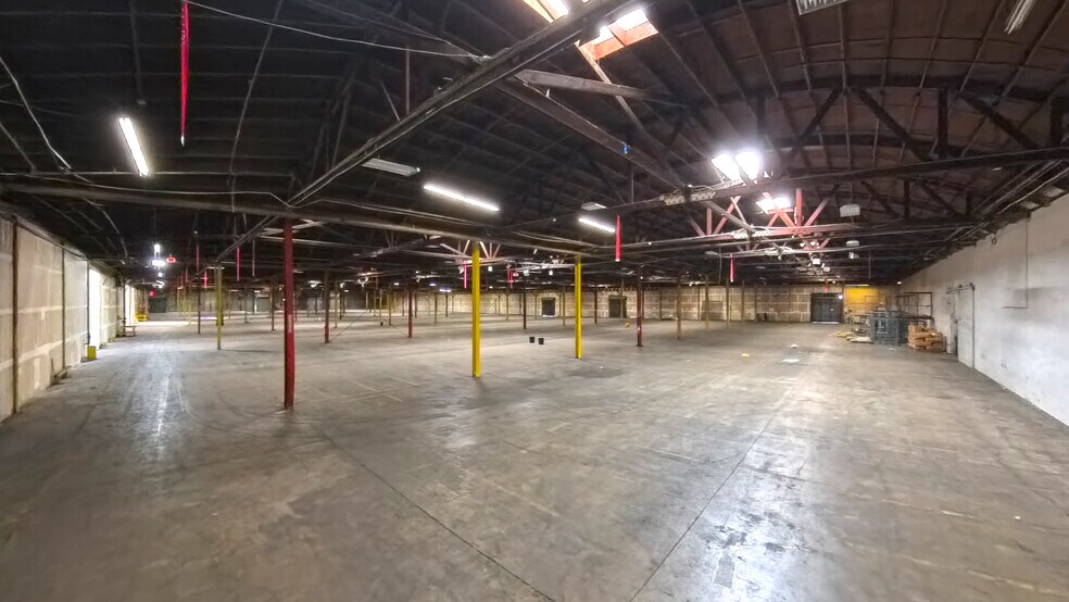 More Photos Of 1363 S Bonnie Beach Pl, Commerce Warehouse For Lease